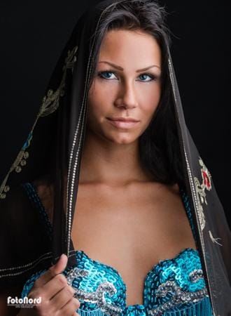 belly dancer brunette