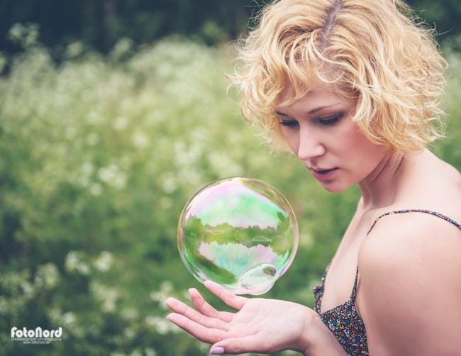 soap bubble girl
