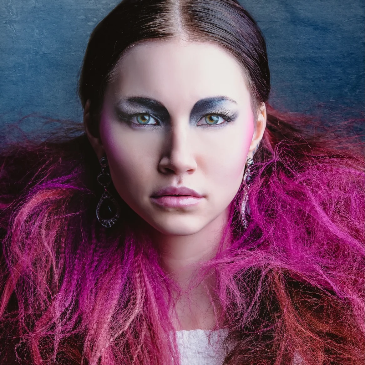 Färgglatt med Anna ur arkivet. #colorbomb #creativephotoshoot #fotonord