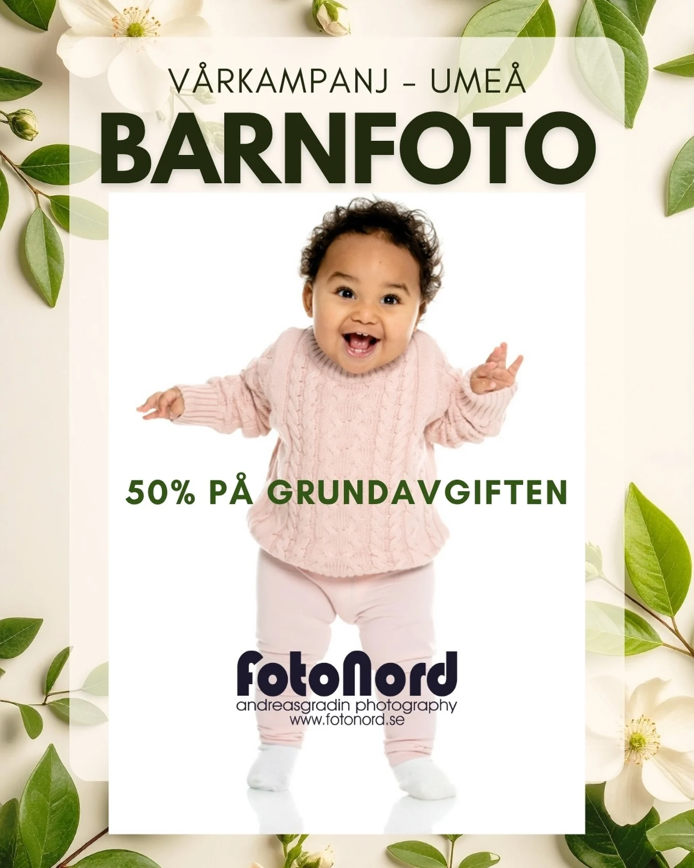 Vårkampanj på barnfoto i studion i Umeå. Ett säkert vårtecken! För 18:e året i rad är det dags för en kampanj under våren på barnfoto. Årets datum är satta och det blir sju söndagar i mars-juni. Lär mer om datum och villkor på fotonord.se
Som vanligt är det först till kvarn på tiderna. Välkommen med din bokningsförfrågan! (via fotonord.se eller andreas@fotonord.se